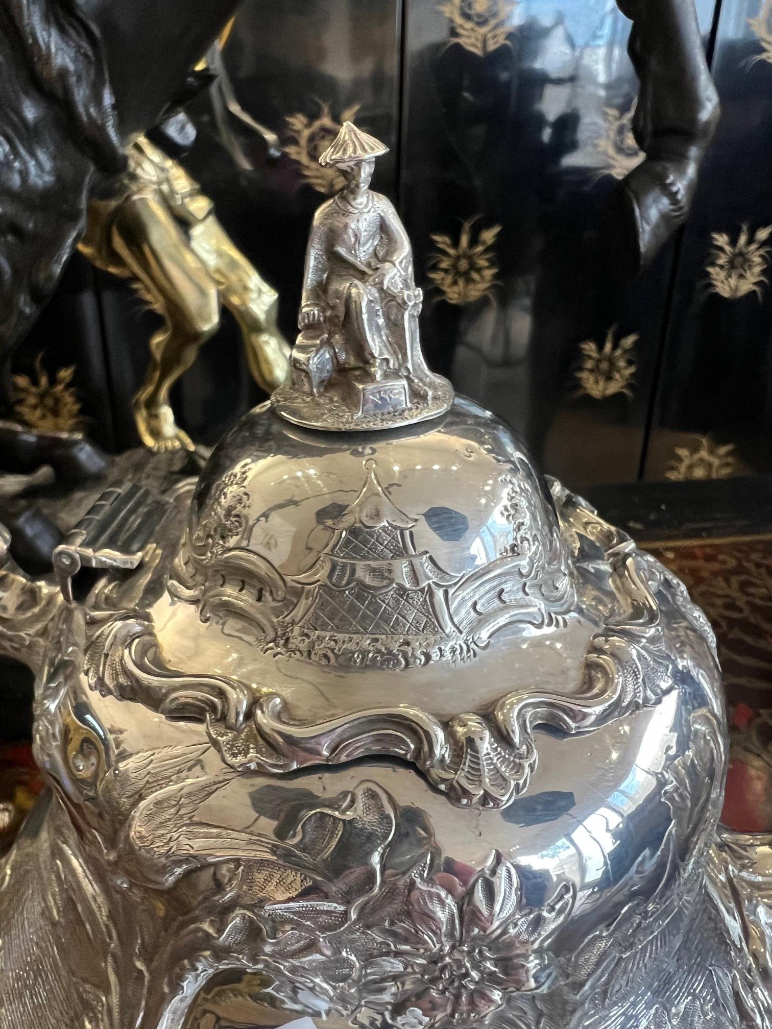 A RARE 19TH CENTURY SILVER TEA AND COFFEE SET WITH SCENES OF TEA AND COFFEE PRODUCTION - Image 16 of 17