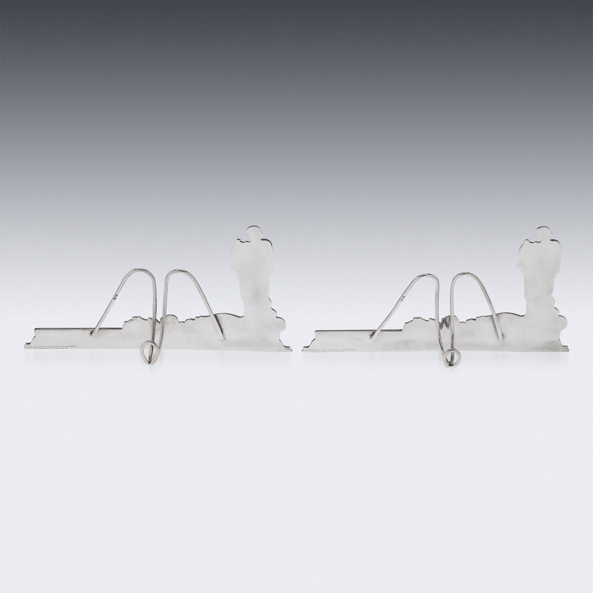 A PAIR OF STERLING SILVER MUSIC SHEET STANDS, CARRINGTON & CO. C. 1910 - Image 3 of 16