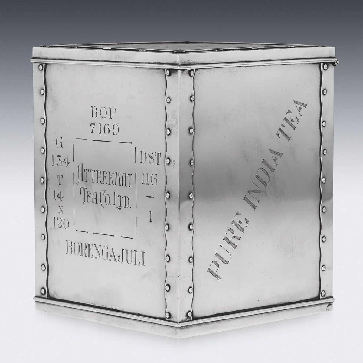 A RARE MID 20TH CENTURY INDIAN SOLID SILVER TEA CHEST SHAPED CADDY, HAMILTON & CO C. 1958 - Image 13 of 29