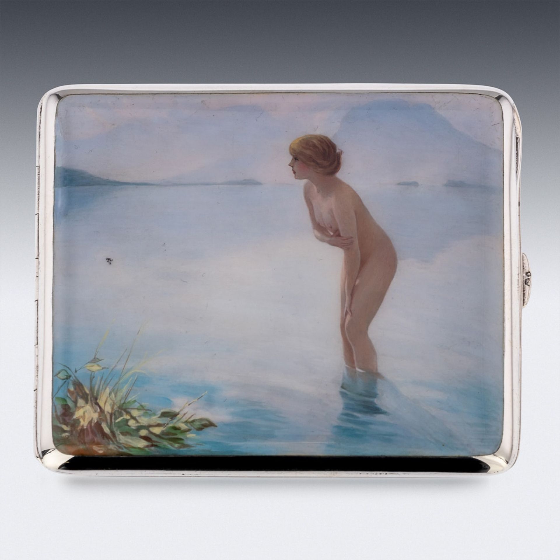 AN EARLY 20TH CENTURY EROTIC SILVER AND ENAMEL CIGARETTE CASE C. 1910 - Image 4 of 16