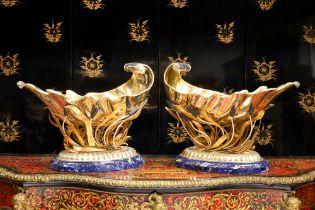 A LARGE PAIR OF STERLING SILVER, SILVER GILT AND LAPIS LAZULI WINE COOLERS BY MAPPIN & WEBB