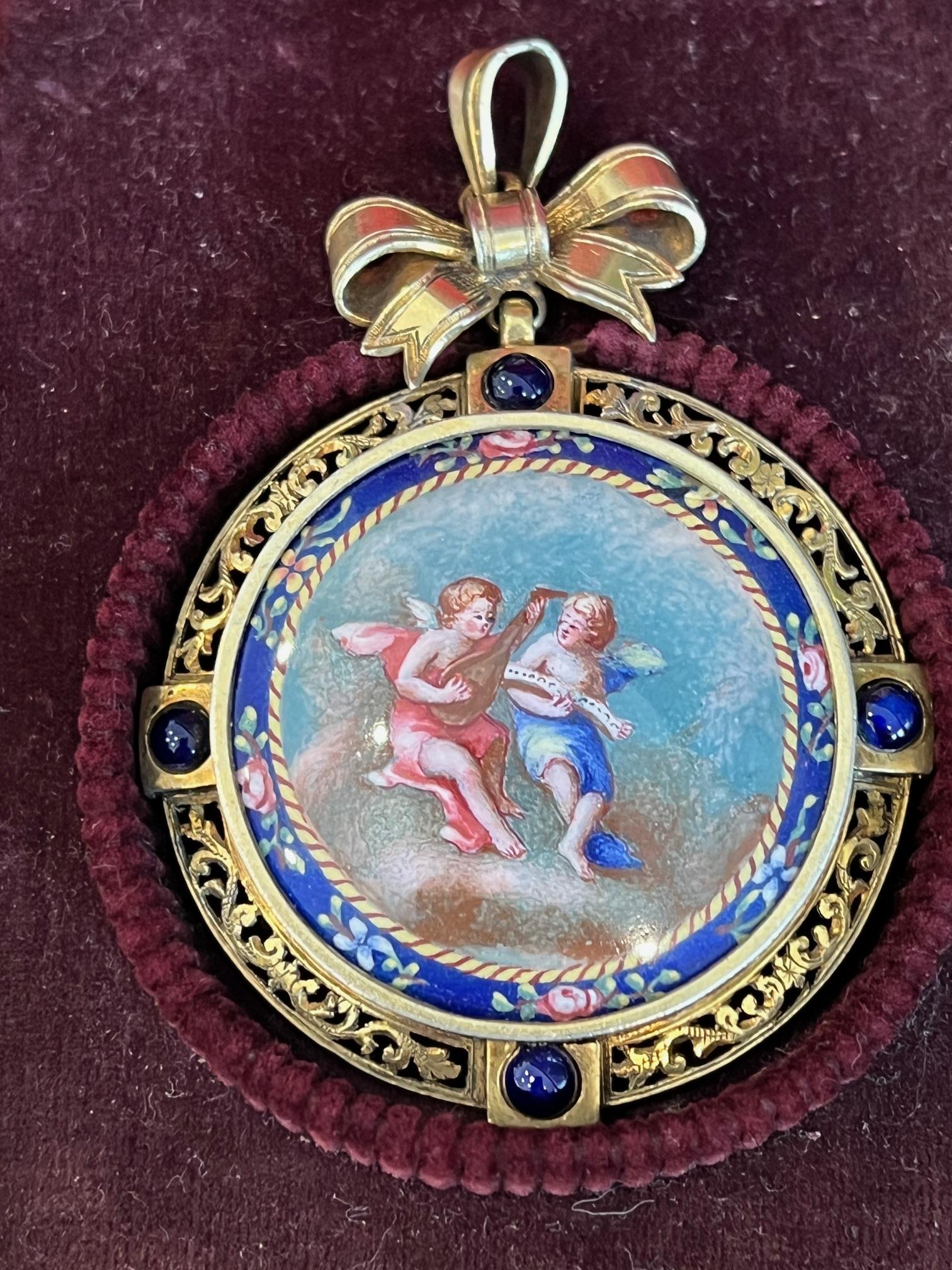A 19TH CENTURY CONTINENTAL SILVER AND ENAMEL PENDANT LOCKET IN CASE - Image 2 of 3