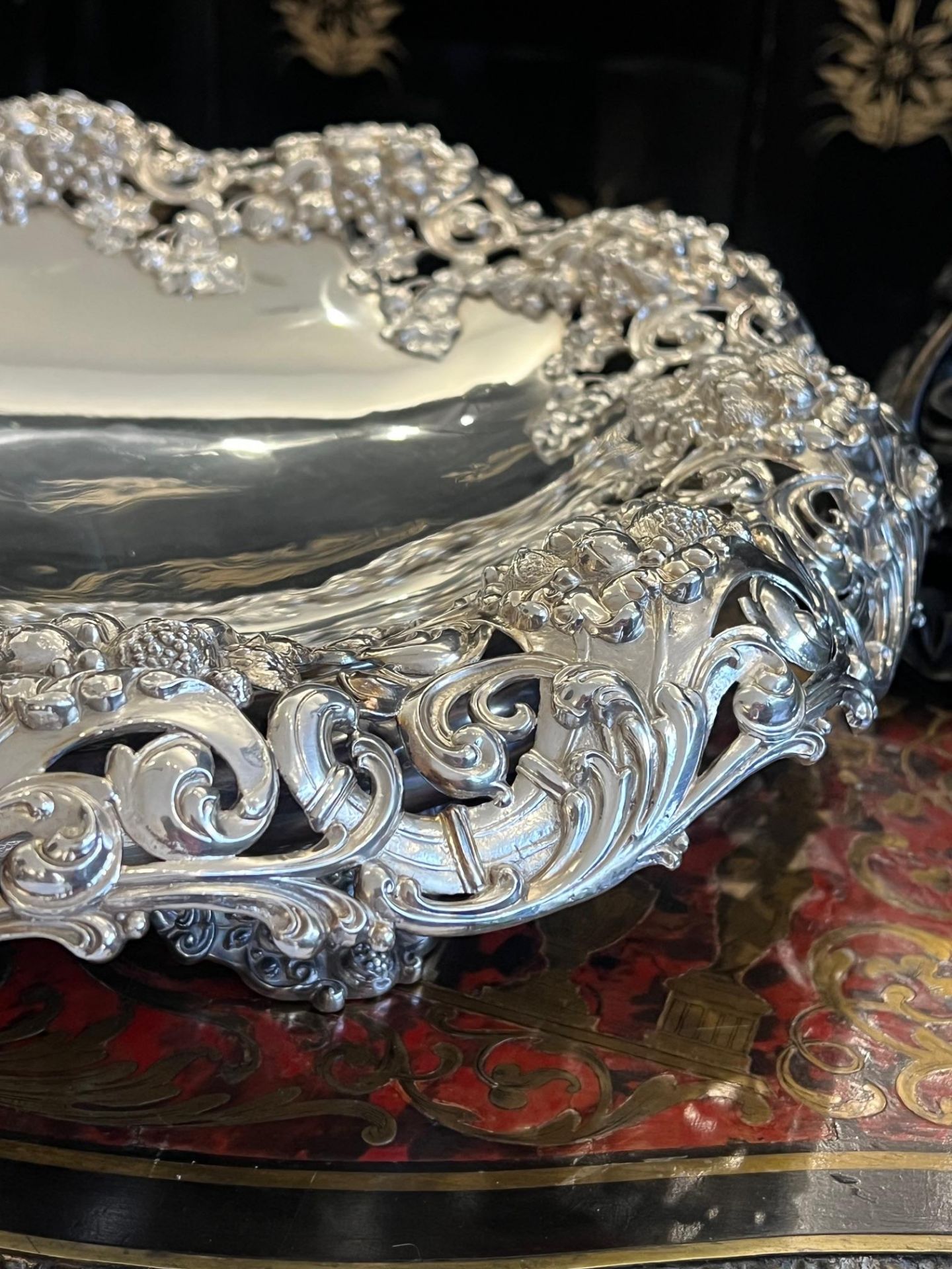 A VERY LARGE STERLING SILVER CENTREPIECE BY GORHAM, C. 1901 AMERICAN - Image 10 of 10