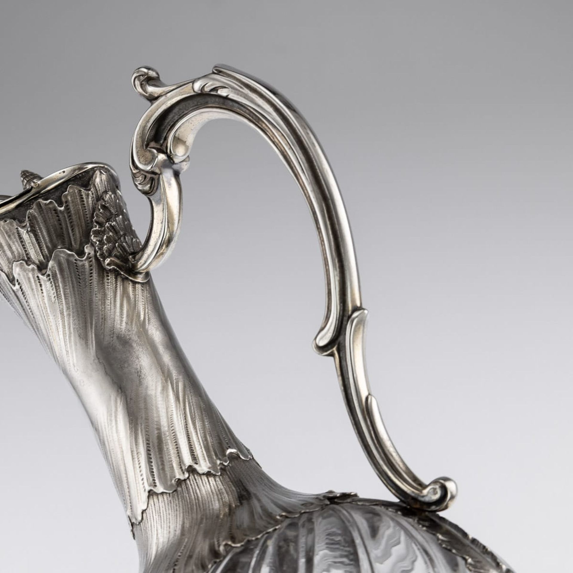 MAISON ODIOT: A PAIR OF 19TH CENTURY SILVER AND GLASS CLARET JUGS CIRCA 1890 - Image 4 of 16