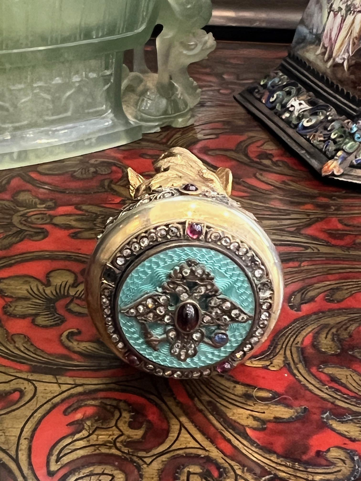 A FABERGE STYLE SILVER GILT, DIAMOND ENCRUSTED AND ENAMELLED PILL BOX - Image 6 of 7