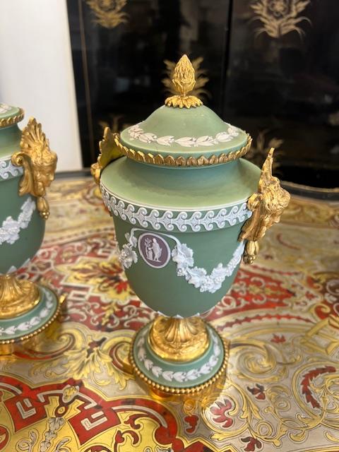 WEDGWOOD: A PAIR OF LATE 19TH CENTURY ORMOLU MOUNTED JASPER WARE VASES AND COVERS - Image 2 of 15