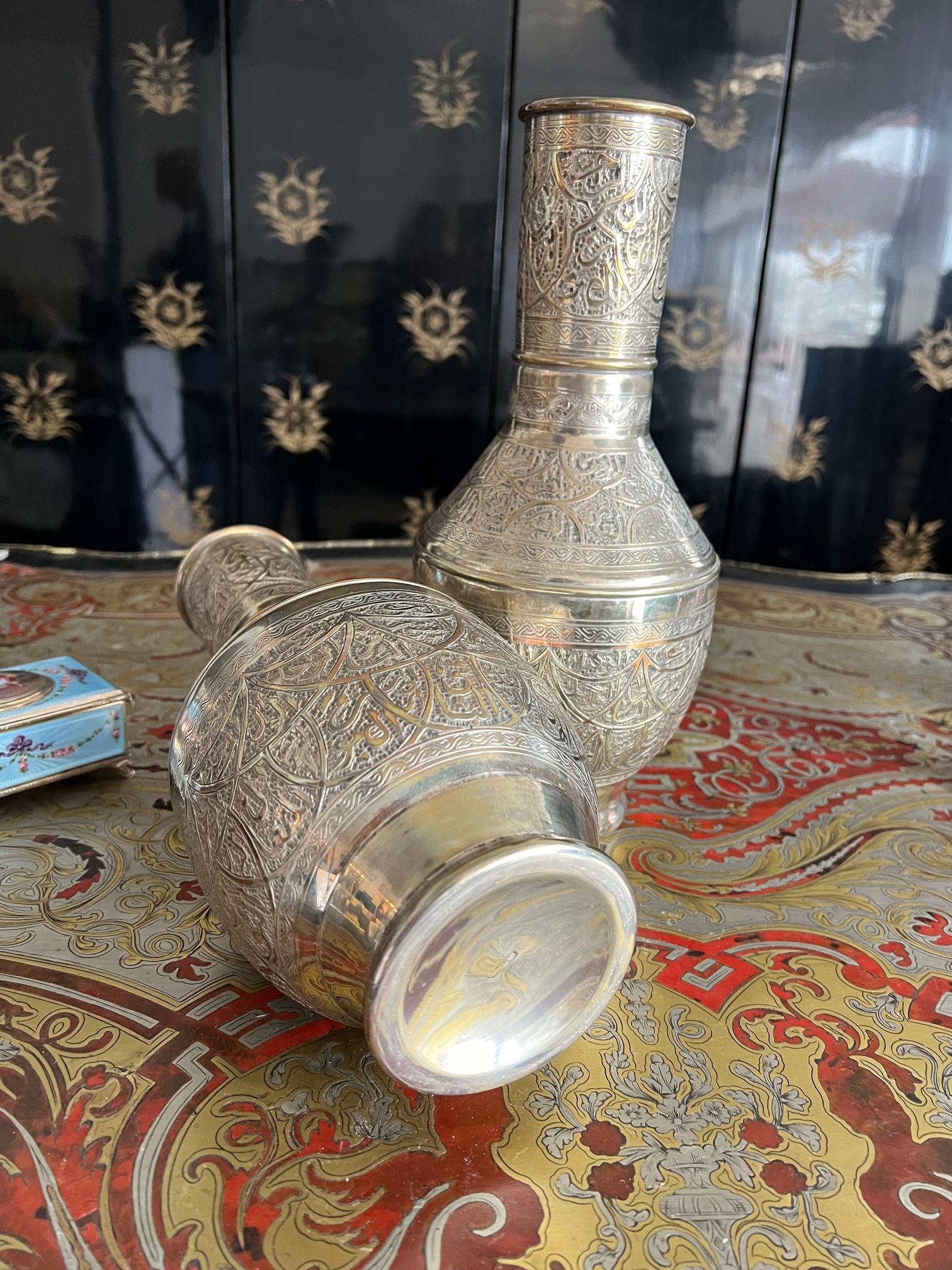 A PAIR OF SILVER ISLAMIC CALLIGRAPHIC VASES - Image 4 of 9