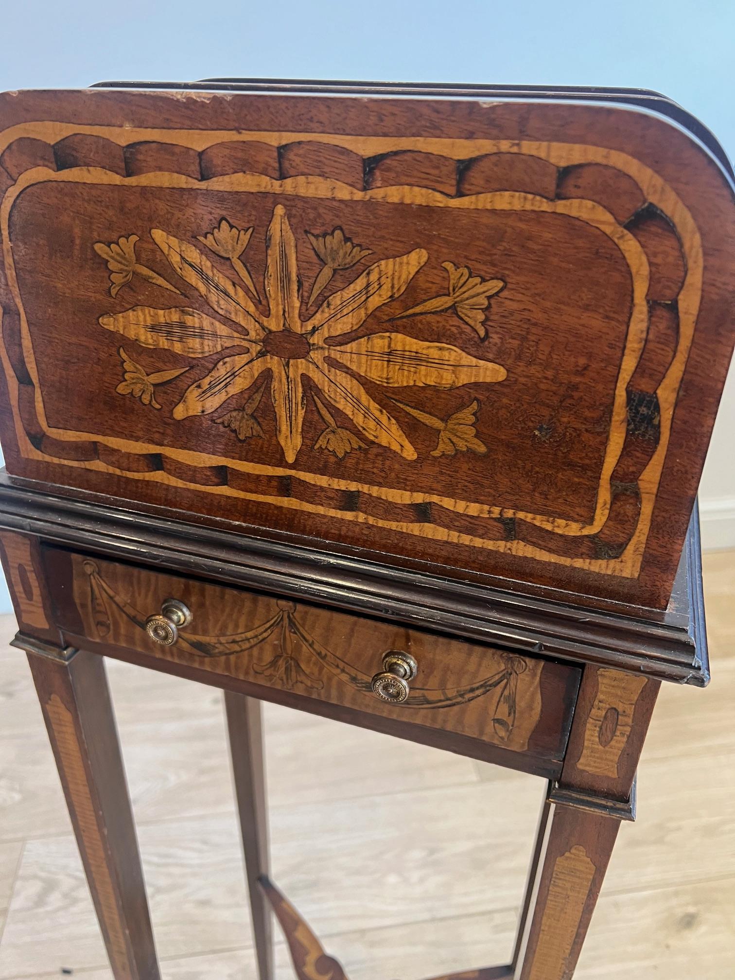 A LATE 19TH CENTURY SHERATON REVIVAL MARQUETRY LETTER HOLDER - Image 4 of 5