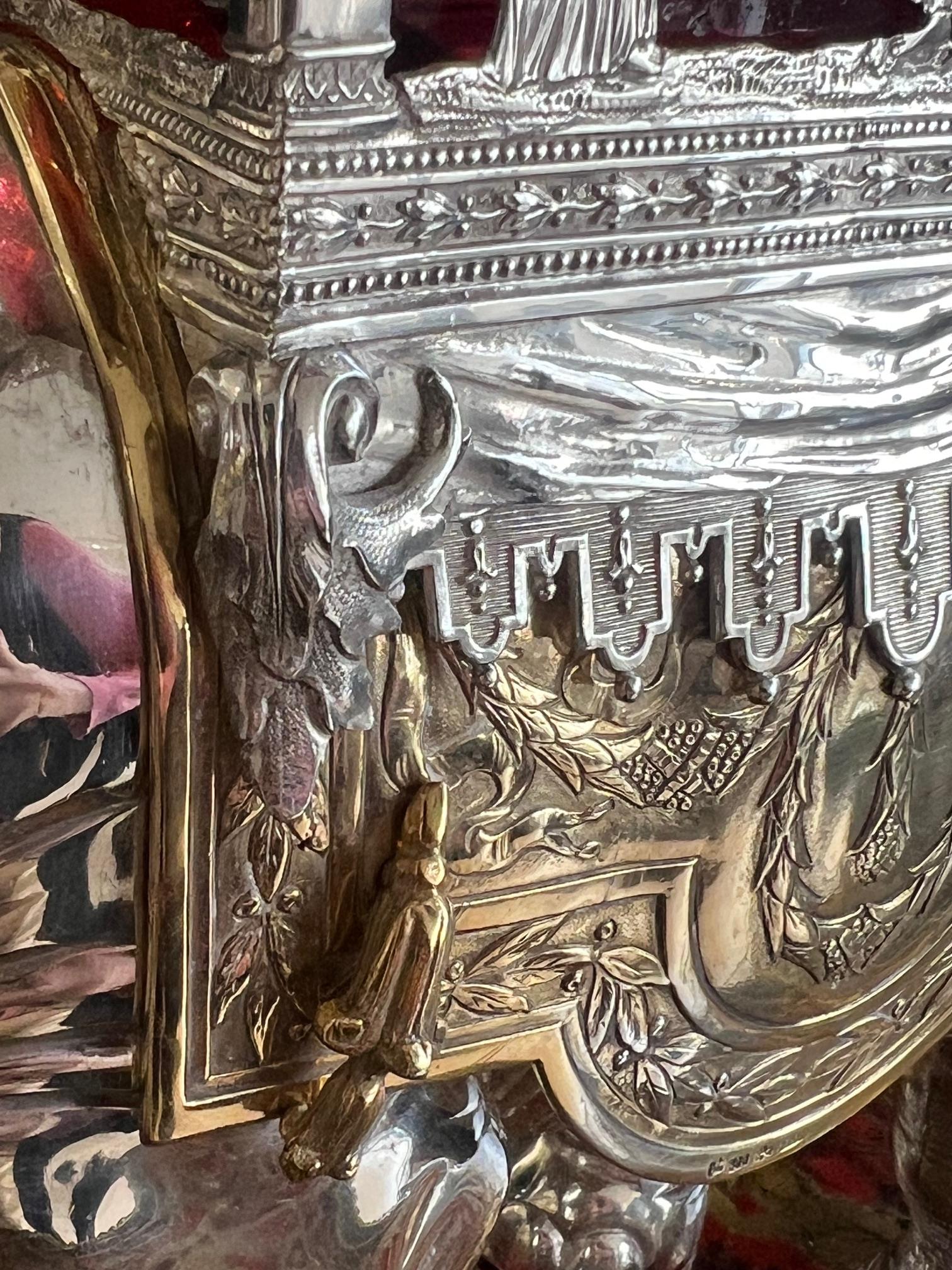 A LARGE SILVER, SILVER GILT AND RUBY GLASS ELEPHANT VASE, GERMAN, 20TH CENTURY - Bild 4 aus 7
