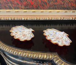 A FINE PAIR OF 19TH CENTURY BOHEMIAN RUBY AND FLASHED GLASS SCALLOP DISHES C. 1860