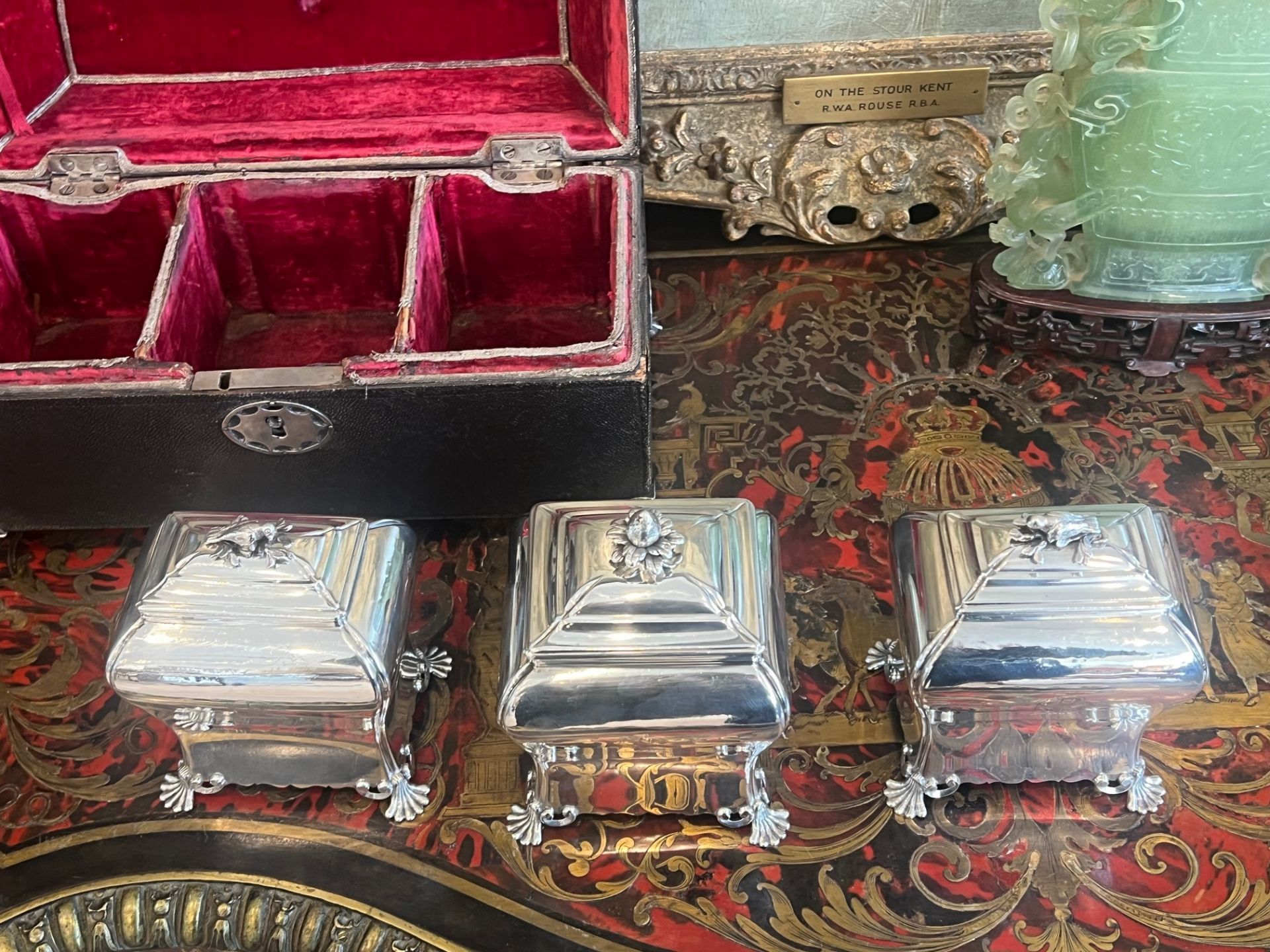 A FINE AND RARE CASED SET OF GEORGE II SILVER TEA CADDIES AND SUGAR BOX, LONDON, 1755, PIERRE GILLOI - Image 6 of 17