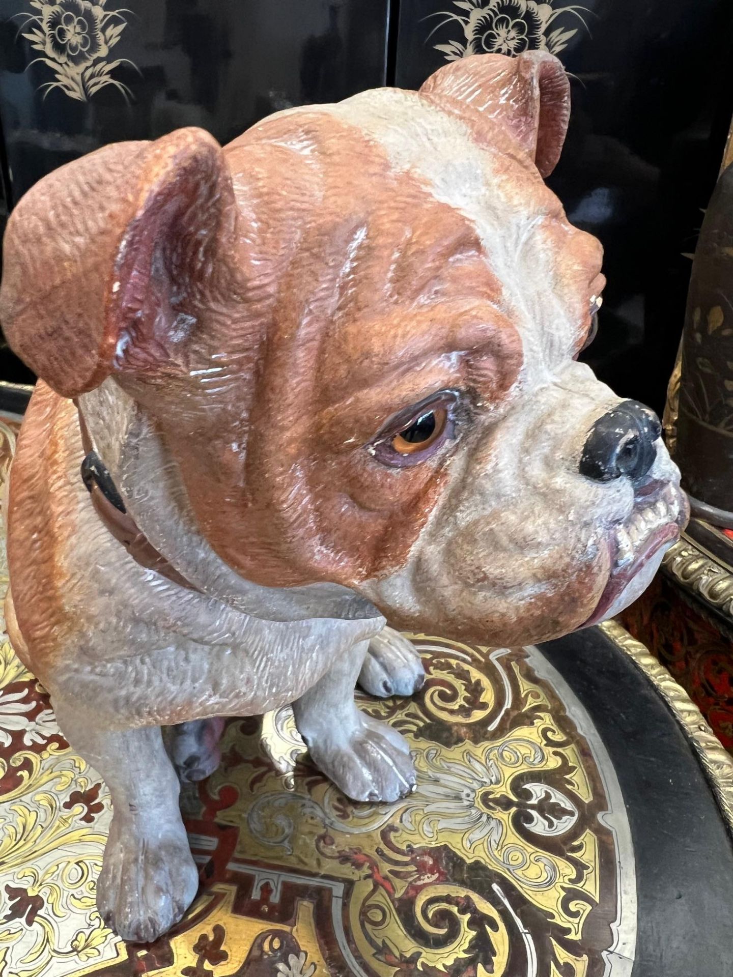 AN EARLY 20TH CENTURY PAINTED TERRACOTTA MODEL OF A BULLDOG - Image 3 of 6