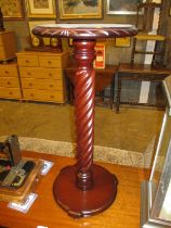 Twist Pillar Plant Stand