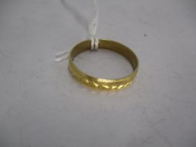 18ct Gold Wedding Ring, 2g, Size P