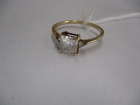9ct Gold White Stone Ring, Size Q, 2.1g