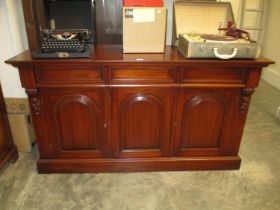 Victorian Style Mahogany Sideboard, 154cm