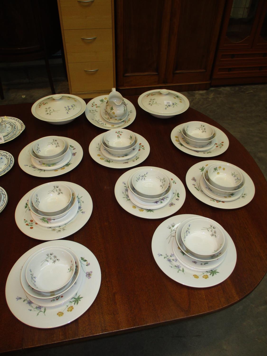 Royal Doulton Springtime Dinner Service, 51 pieces