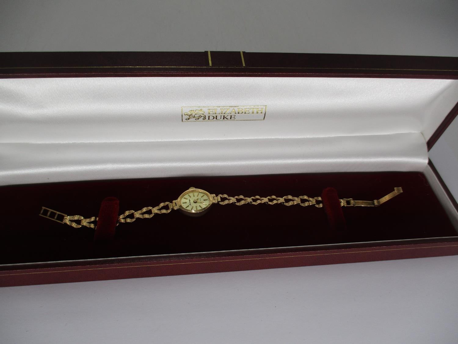 Ladies 9ct Gold Sovereign Bracelet Watch, 7.54g, no glass