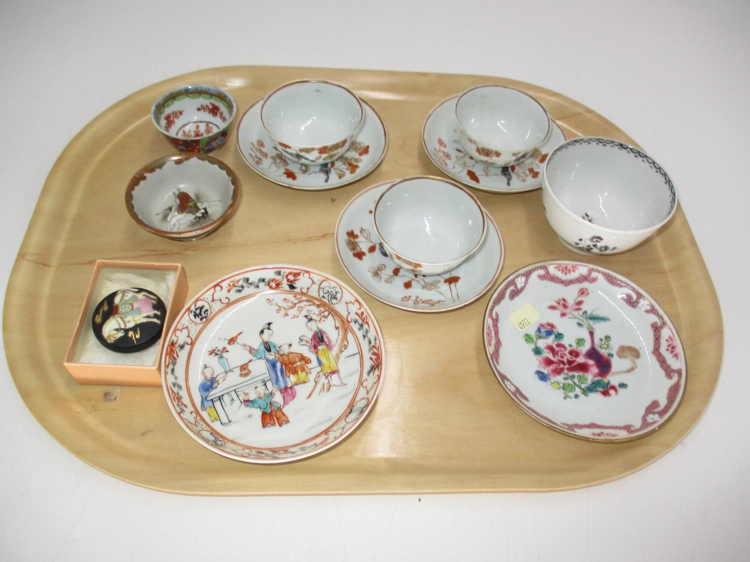 Collection of Late 18th/Early 19th Century Chinese Export Porcelain Tea Bowls and Saucers etc
