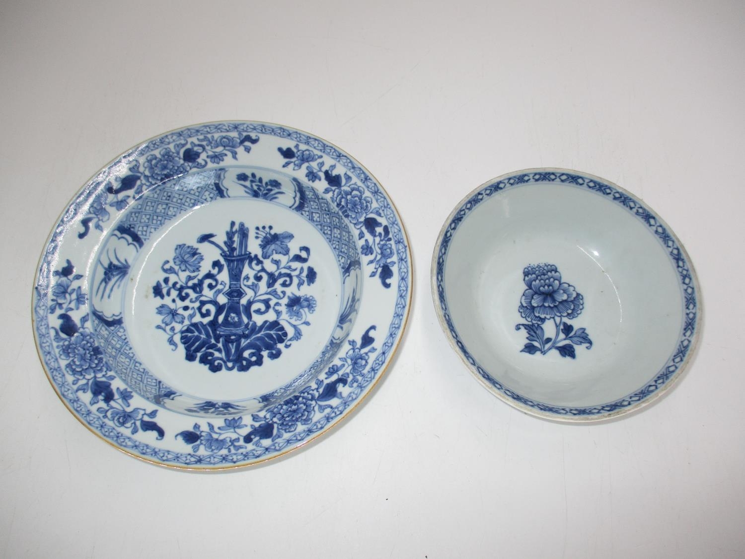 Two Late 18th/Early 19th Century Chinese Export Porcelain Blue and White Dishes, 22 and 16cm