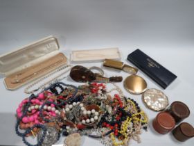 A TRAY OF VINTAGE COSTUME JEWELLERY AND COLLECTABLE'S TO INCLUDE HALLMARKED SILVER FRAME A/F
