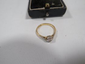 A 18CT AND PLAT SOLITAIRE GEMSET RING size P ½, approx weight 2.7g