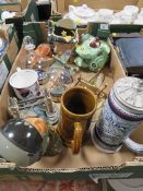 A TRAY OF AVIATION RELATED COLLECTABLES TO INCLUDE TEAPOTS , BOSSONS WALL PLAQUES ETC