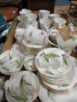 A TRAY OF ASSORTED CERAMIC TEA WARE