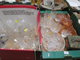 TWO TRAYS OF ASSORTED GLASSWARE TO INCLUDE A MATCHING SET OF THREE DECANTERS