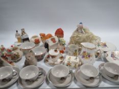 A TRAY OF ASSORTED CERAMICS TO INCLUDE COMMEMORATE WARE