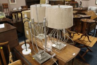 FIVE ASSORTED MODERN LAMPS