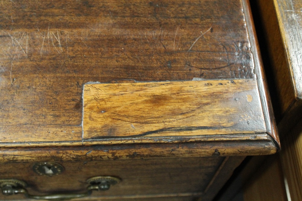 AN ANTIQUE MAHOGANY FOUR DRAWER CHEST W 78 CM - Image 2 of 3