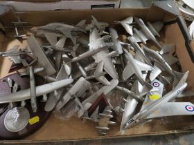 A TRAY OF CHROME STYLE METAL MODEL AIRPLANES