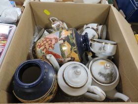 A TRAY OF ASSORTED JAPANESE STYLE ORIENTAL CERAMICS TO INCLUDE VASES AND TEA SET