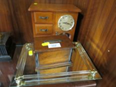 A WOODEN MONEY BANK DATED 1881 TOGETHER WITH TWO WOODEN / JEWELLERY BOXES AND A MIRRORED TRAY (4)