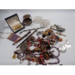 A BOX OF ASSORTED COSTUME JEWELLERY TO INCLUDE ACCURIST WRIST WATCH