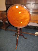 A 19TH CENTURY MAHOGANY CIRCULAR TILT-TOP TABLE