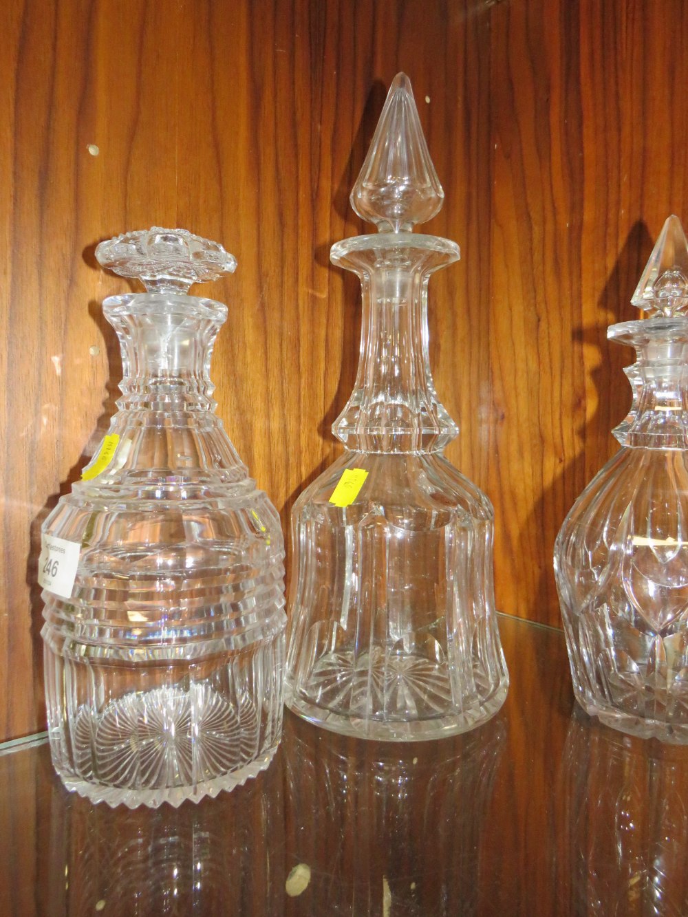 A COLLECTION OF GEORGIAN CUT GLASS DECANTERS - Image 3 of 3