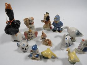 A SMALL TRAY OF WADE WHIMSIES ETC