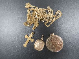 A HALLMARKED 9 CARAT GOLD ST CHRISTOPHER PENDANT AND LOCKET, 9CT GOLD CROSS, AND CHAIN STAMPED