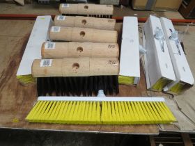 A SELECTION OF SWEEPING BRUSH HEADS TO INCLUDE HARRIS YARD BRUSH HEADS