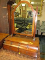 AN ANTIQUE MAHOGANY DRESSING MIRROR WITH FOUR DRAWERS - H 71 cm, W 51 cm