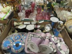 A TRAY OF ASSORTED GLASSWARE TO INCLUDE DRESSING TABLE ITEMS AND A CANDELABRA TOGETHER WITH A TRAY