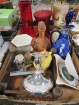 A TRAY OF ASSORTED CERAMICS TO INCLUDE AS SHELLY , DECANTER, PRODUCED MAY 1914 A CENTENARY