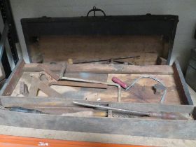 A CARPENTERS TOOLBOX AND CONTENTS