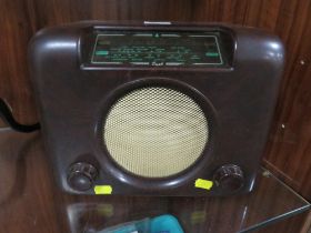 A VINTAGE BAKELITE BUSH RADIO A/F