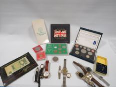 A SMALL TRAY OF COLLECTABLE COINAGE TOGETHER WITH A QUANTITY OF WRIST WATCHES