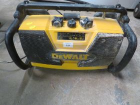 A DEWALT WORKSHOP RADIO WITH BUILD IN BATTERY CHARGER