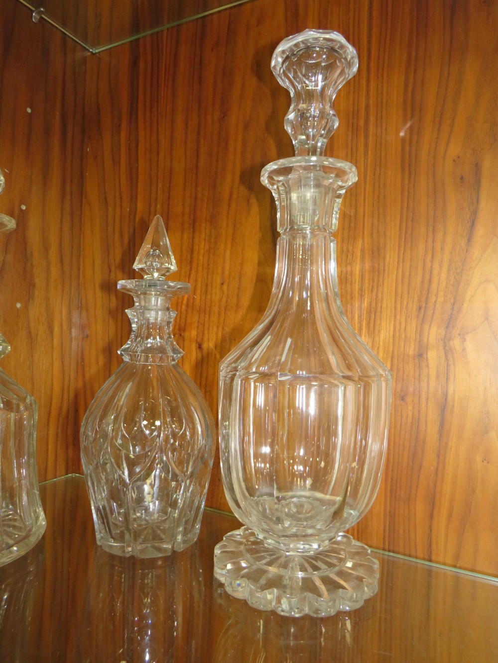 A COLLECTION OF GEORGIAN CUT GLASS DECANTERS - Image 2 of 3