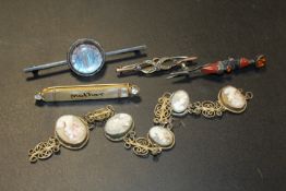AN ANTIQUE GILT METAL WIRE WORK CAMEO BRACELET TOGETHER WITH A 9CT BROOCH A/F ETC